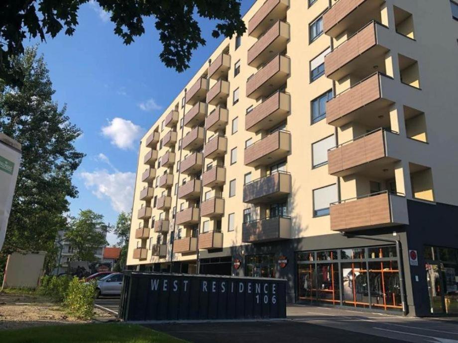 Studio Apartman Krila Wings- Parking In Garage Zagrzeb Zewnętrze zdjęcie
