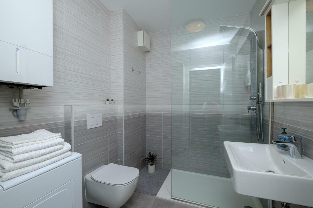 Studio Apartman Krila Wings- Parking In Garage Zagrzeb Zewnętrze zdjęcie