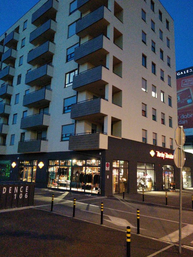 Studio Apartman Krila Wings- Parking In Garage Zagrzeb Zewnętrze zdjęcie